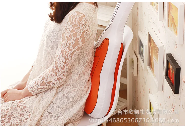 Плюшевая мягкая подушка-имитация гитары 60 см |