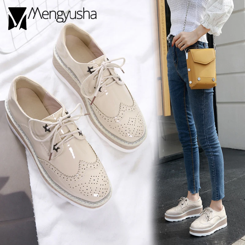 Броги с перфорацией на шнуровке женские брендовые туфли из лакированной кожи