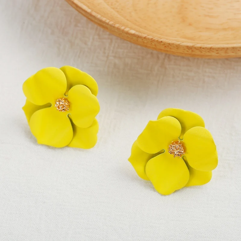 Женская мода 2020 милые женские серьги гвоздики с металлическим цветком новые