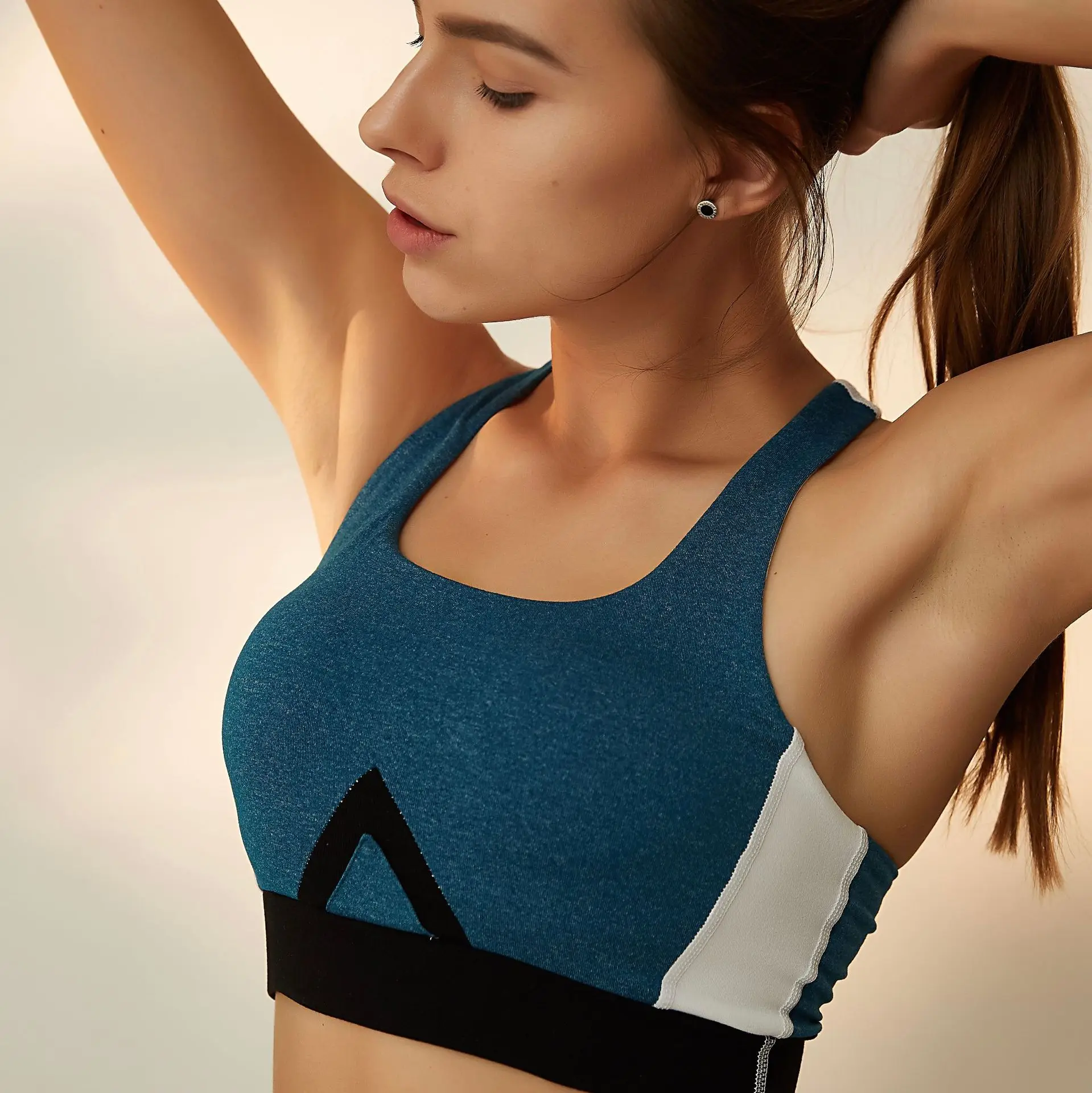 

2021 Autumn new fashion yoga sports vest set traceless bra sports bra Yoga