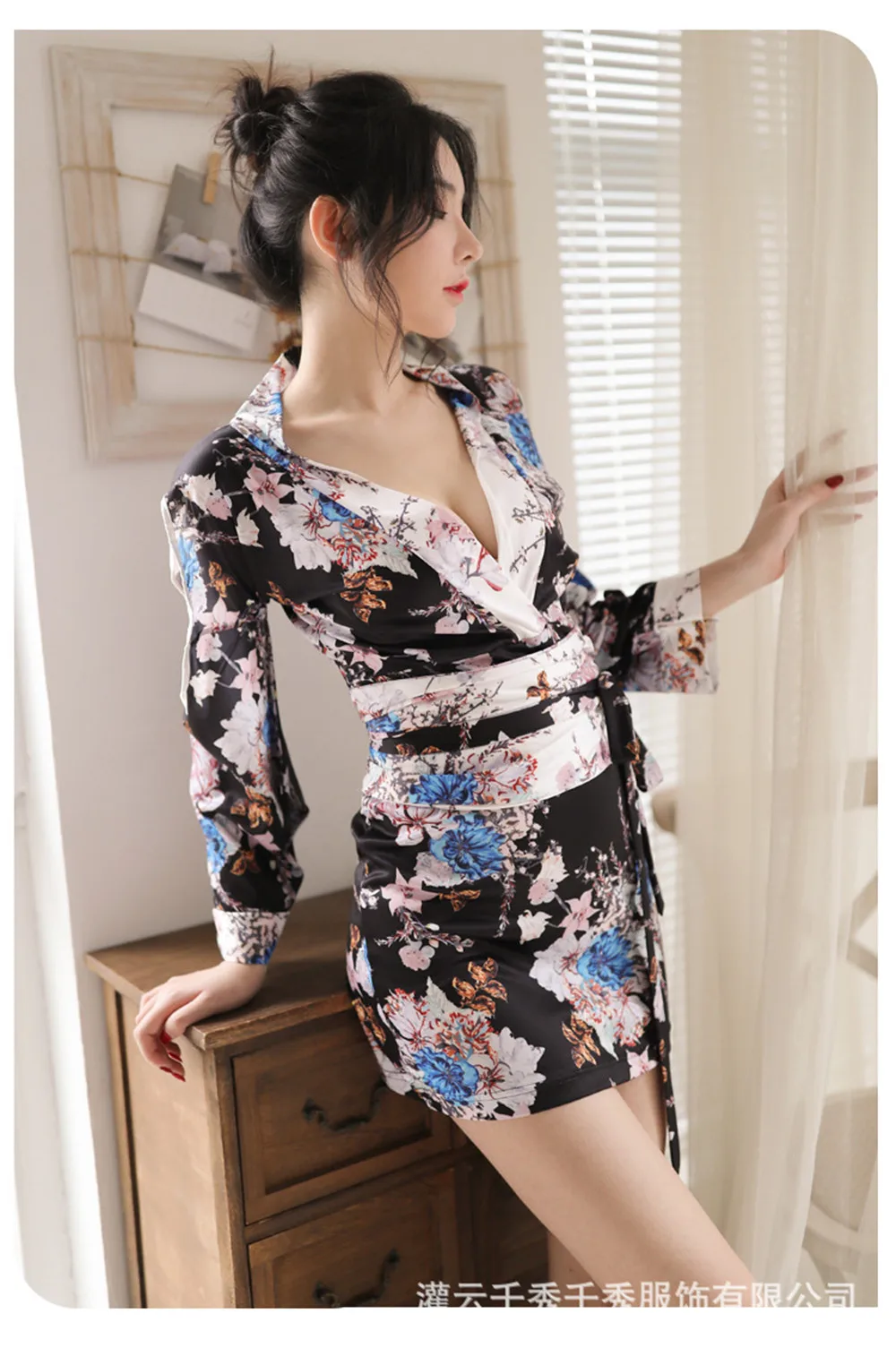 

Women Sexy Lingerie Sexy Cosplay Japanese Kimono Set Deep V Low-Cut Retro Print Hollow Sexy Uniform Temptation Suit