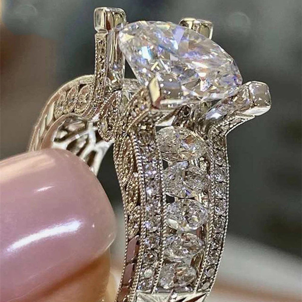 

Huitan Gorgeous Big Cubic Zircon Rings for Women Wedding Anniversary Gift Noble Female Party Ring Brilliant Fashion Jewelry