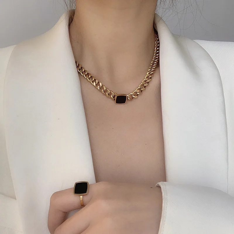 

New Trendy Stainless Steel Chunky Chain Choker Bold Necklaces for Women Girl Cuban Link Chain Black Square Pendant Necklaces