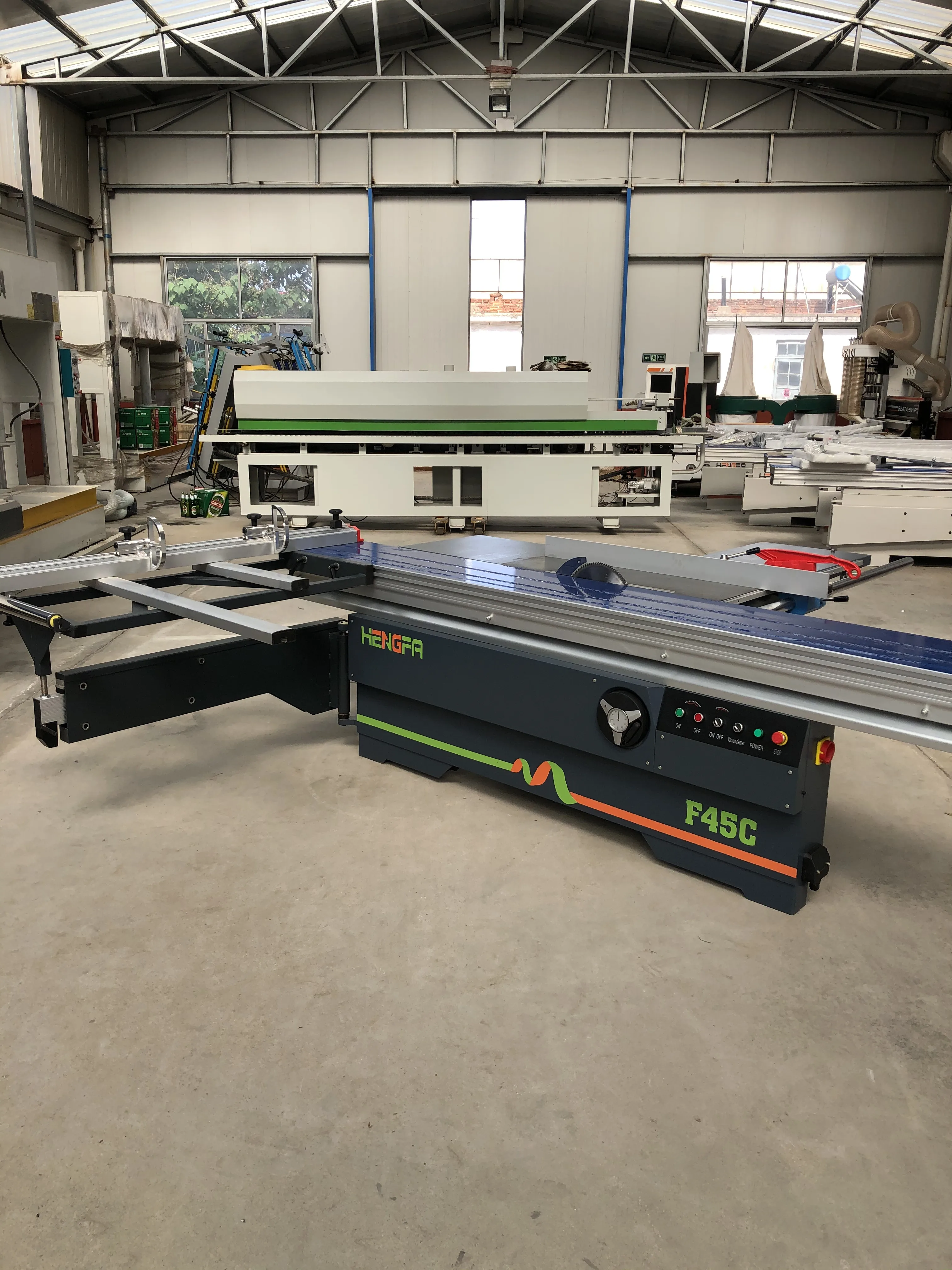 Панельная пила с раздвижным столом 3000 мм 6128 6130 6132 ROBOTEC | Инструменты