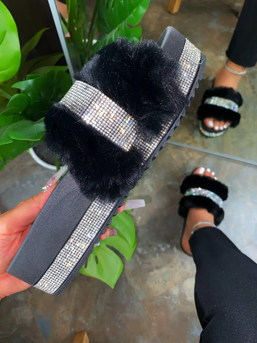 Женские шлепанцы на платформе розовые с искусственным мехом разные цвета для