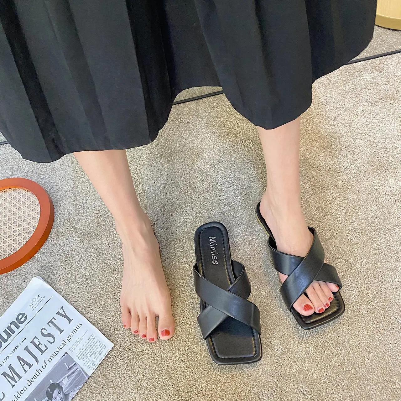 

Square heel Shoes Womens Slippers Outdoor Shale Female Beach Luxury Slides Pantofle Block Sabot Designer Flat 2021 Rubber PU Rom