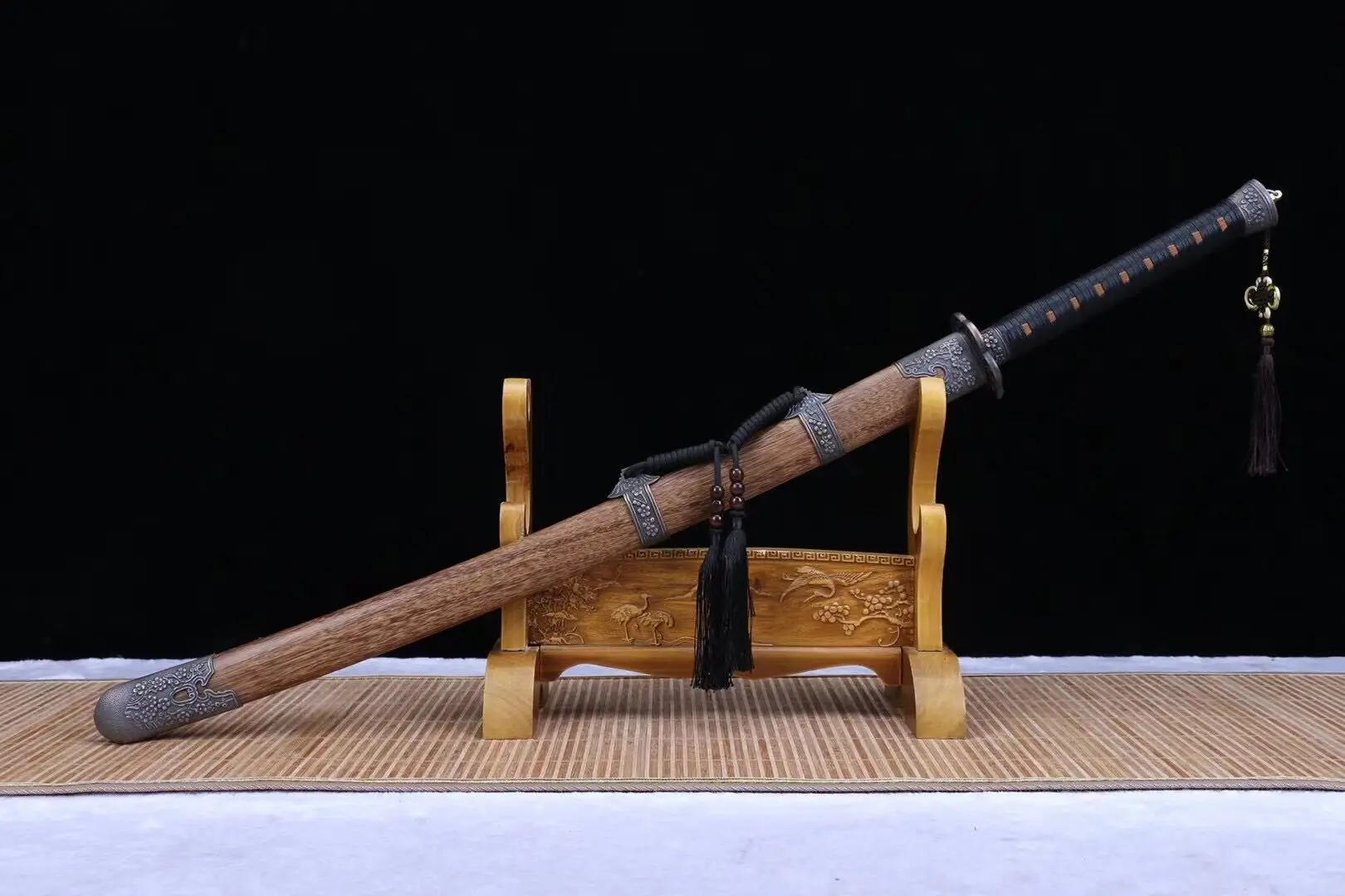 

Сливовый китайский меч, настоящий стальной полноразмерный оригинальный кованый лезвие, боевой готовый катана, самурайский винтажный меч д...