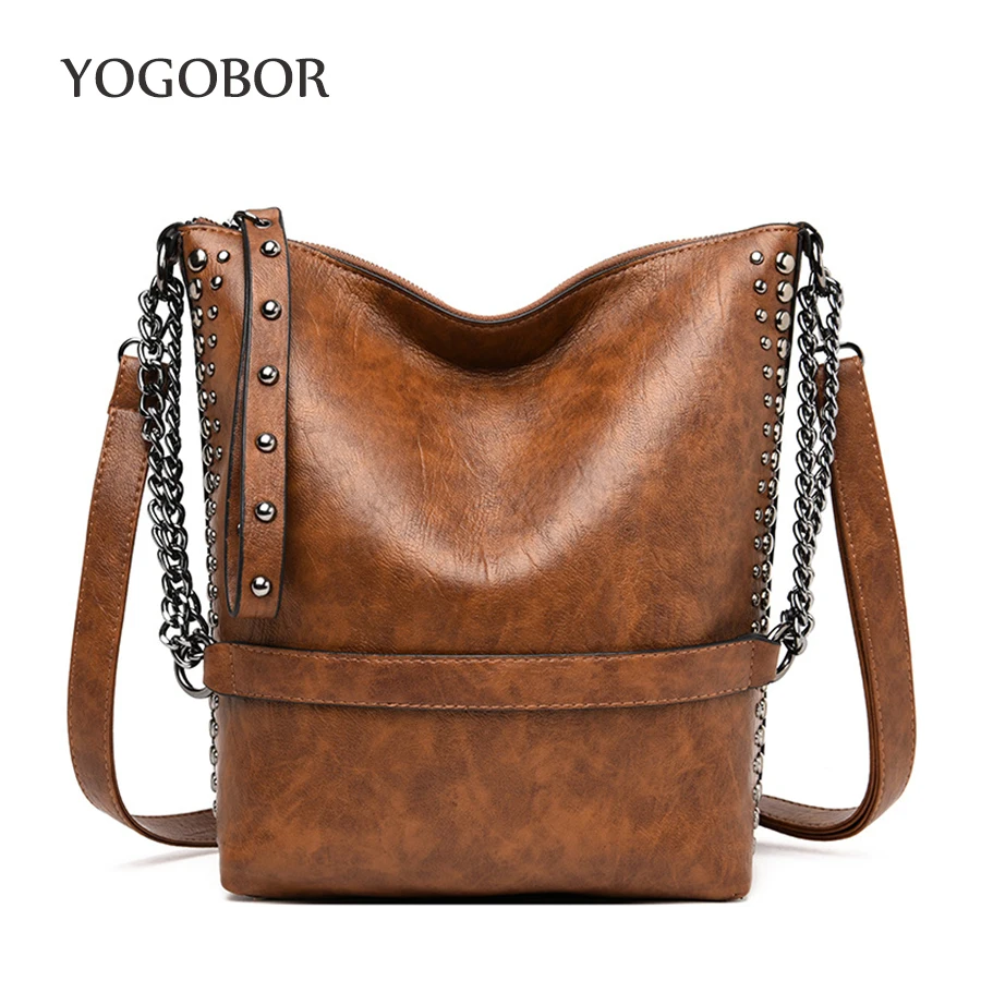 Женская сумка через плечо вместительная сумка-мешок с заклепками и цепочкой