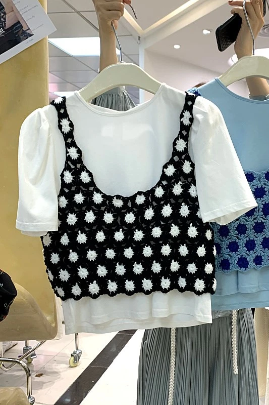 

2021 Spring New Casual Short Puff Sleeve Round Neck Solid Color Bottoming T-shirt Crocheted Lace Vest Two-Piece Set Women