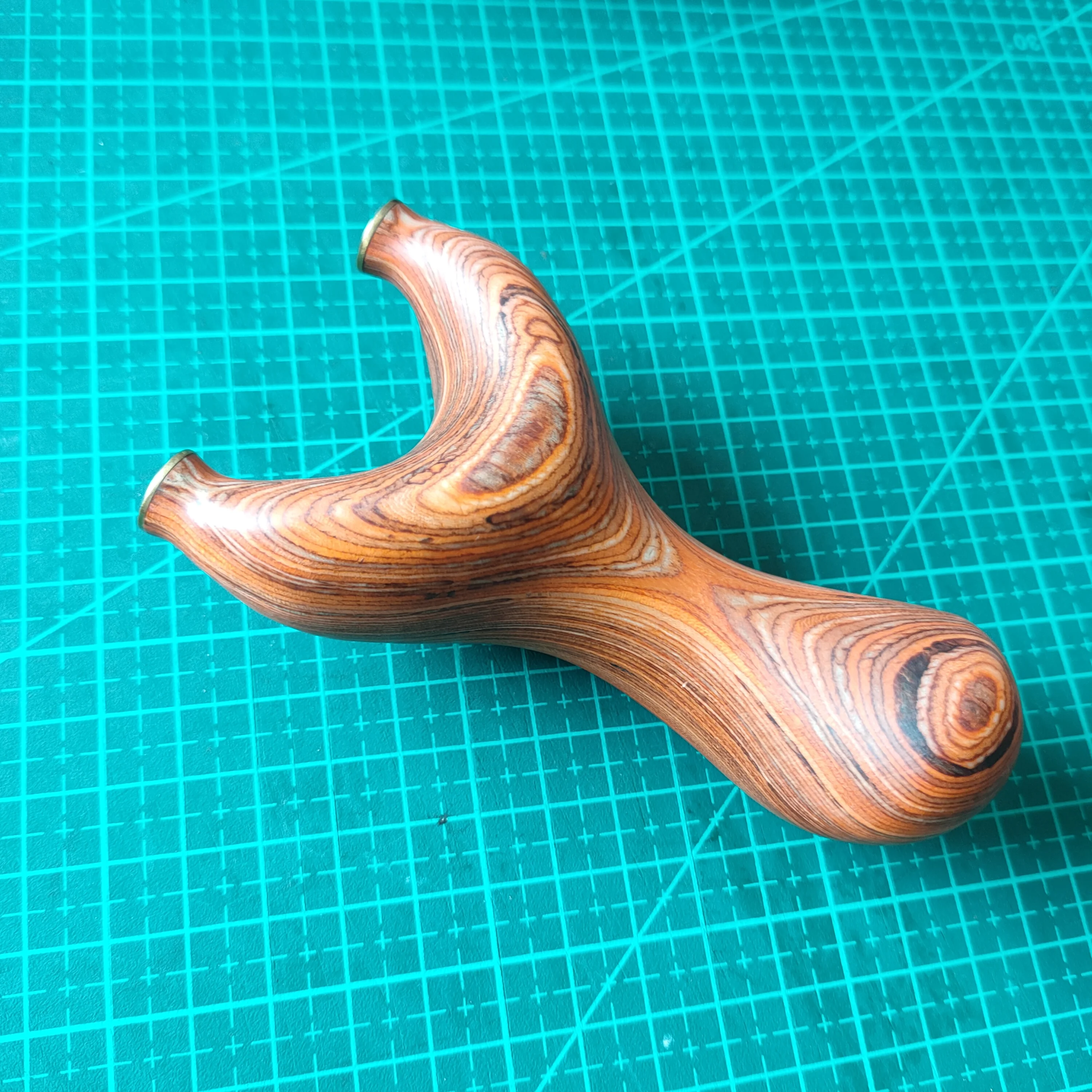 Мощная Рогатка c резиновой лентой для улицы высокая съемка плоская кожа дерево +