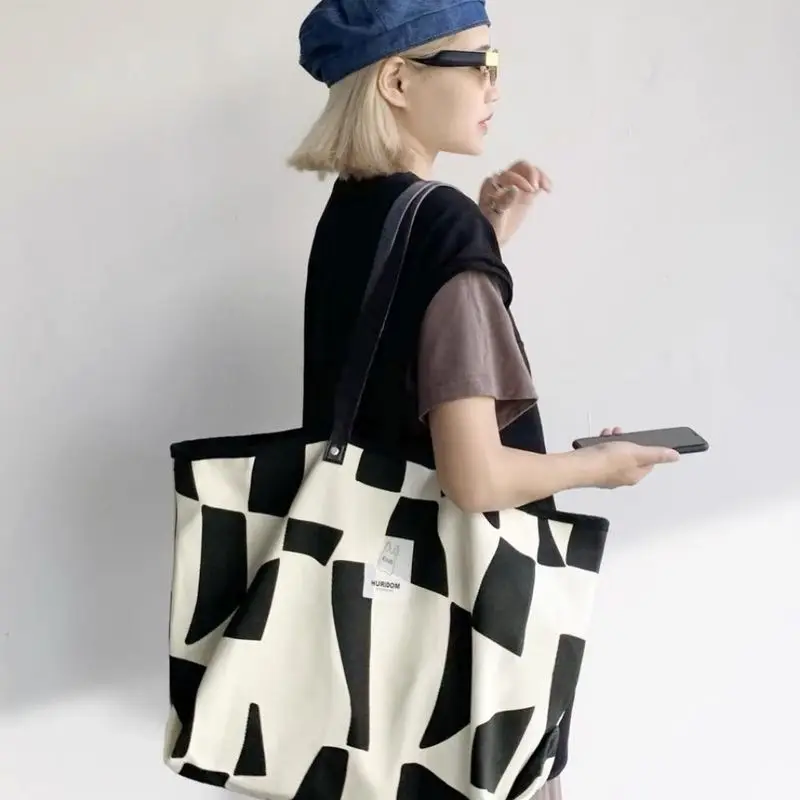 

Square Geometric Large-capacity Canvas Bag Women's Single Shoulder Korean Casual Student Tote Bag Crossbody Bags for Women Bags