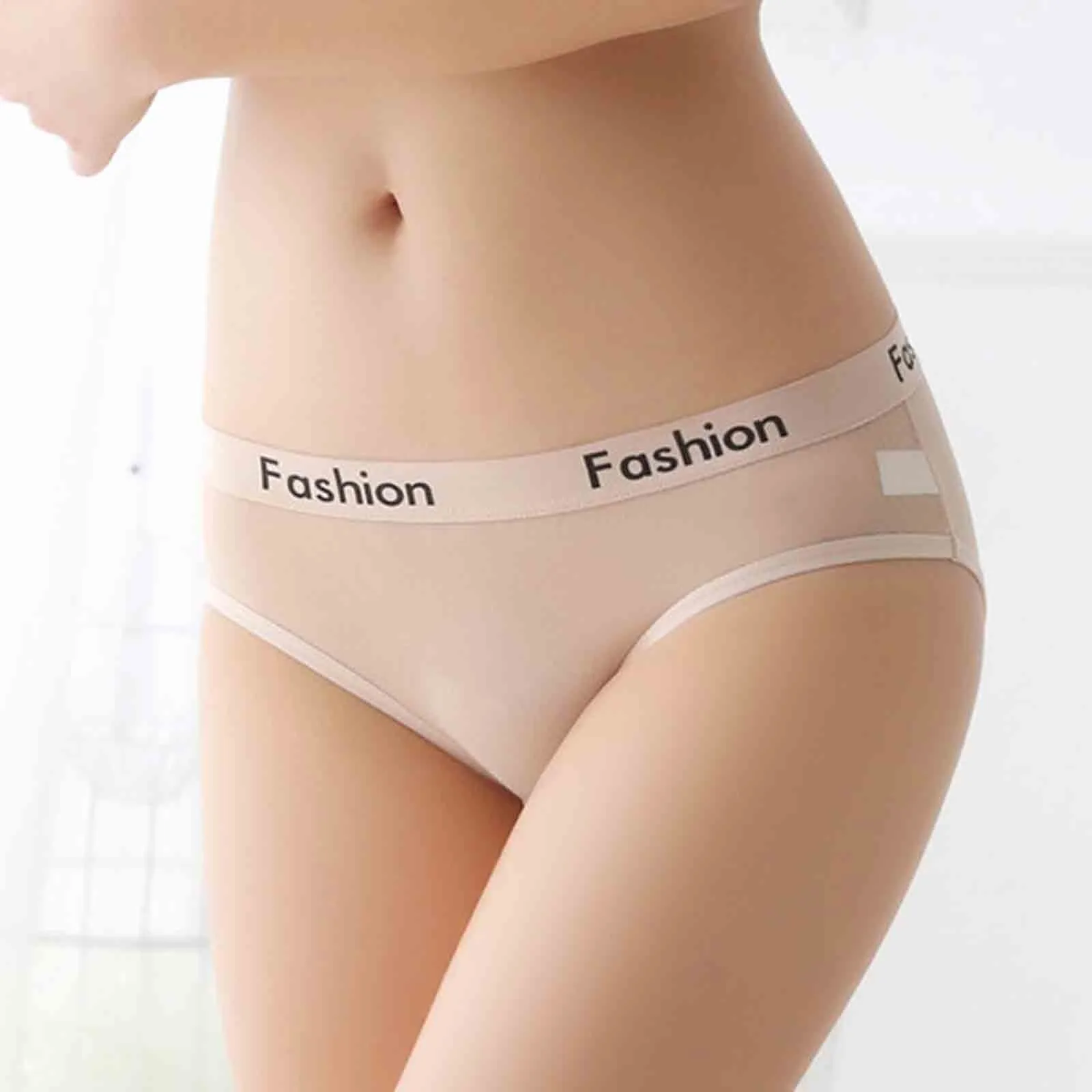 Летние однотонные бесшовные трусики женские модные базовые эластичные удобные