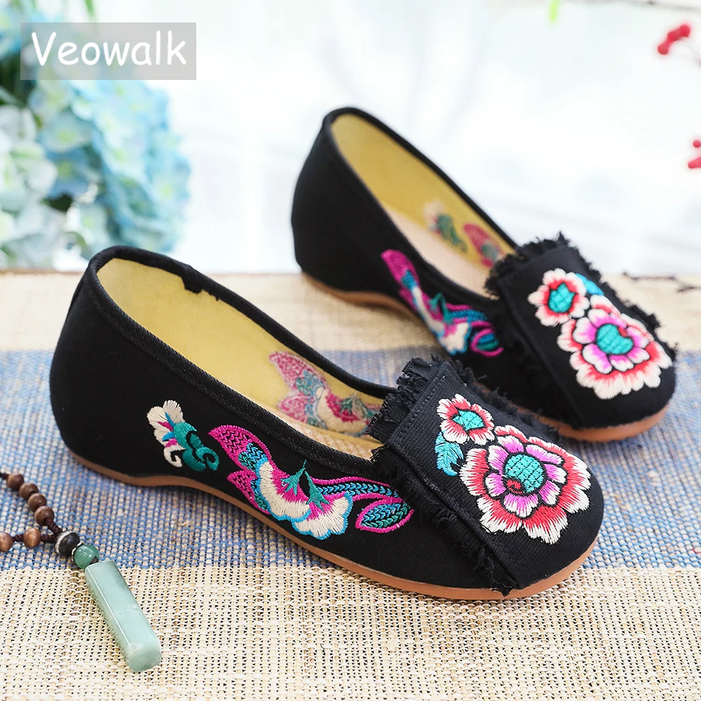 

Veowalk Flower Embroidered Women Tassel Cotton Fabric Slip On Flat Shoes Comfortable Canvas Ballet Flats Chinese Style Shoes