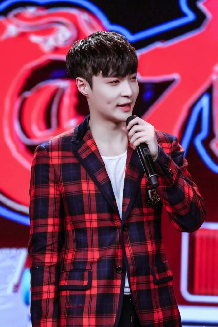 

Stars same red plaid suit male singer and host stage performance clothing men's group combined clothing coat jacket jogging