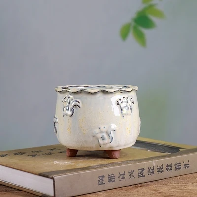 

Exquisite squirrel small three legged fleshy flowerpot