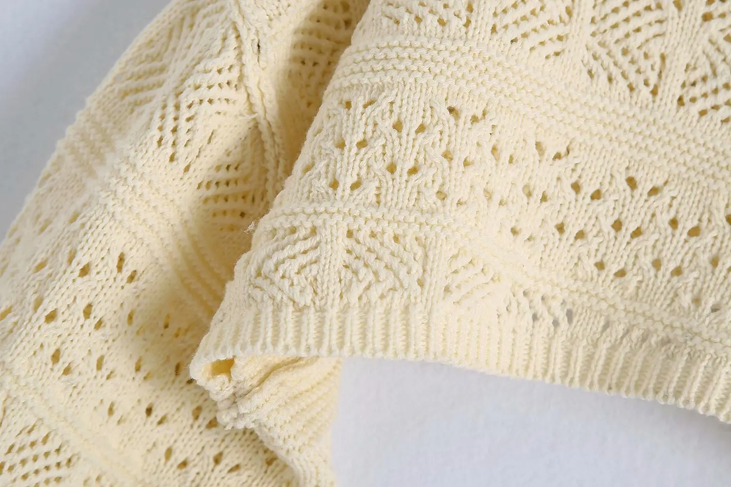 

Vintage Women New Round Neck Long-sleeved Short Cut-out Knitted T-shirt Fashion Solid Color Hollowed Out Leisure Chic Female Top