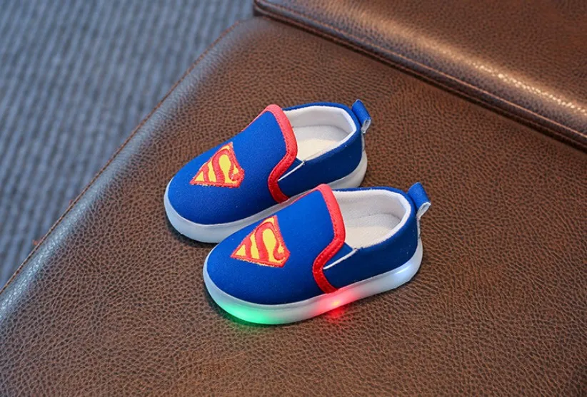 Детская обувь с подсветкой Superman Spiderman Batman; модная обувь для девочек и мальчиков; мягкие кроссовки для малышей; Лоферы без застежки на плоской подошве