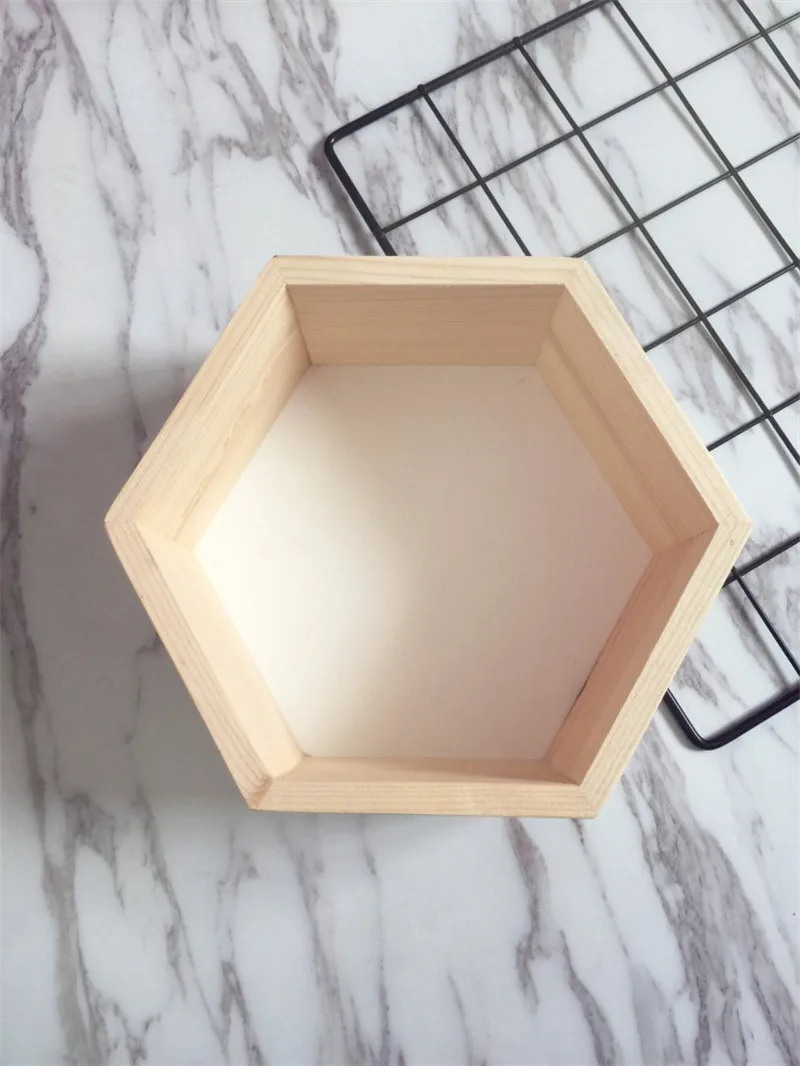 White hexagon M Деревянный дом, настенная полка для хранения, шестигранная полка для хранения, домашняя детская комната, гостиная, Украшение стен, маленькие, средние и большие - Цвет: White hexagon M