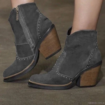 Ботинки в байкерском стиле с заклепками ретро женские кожаные ботильоны