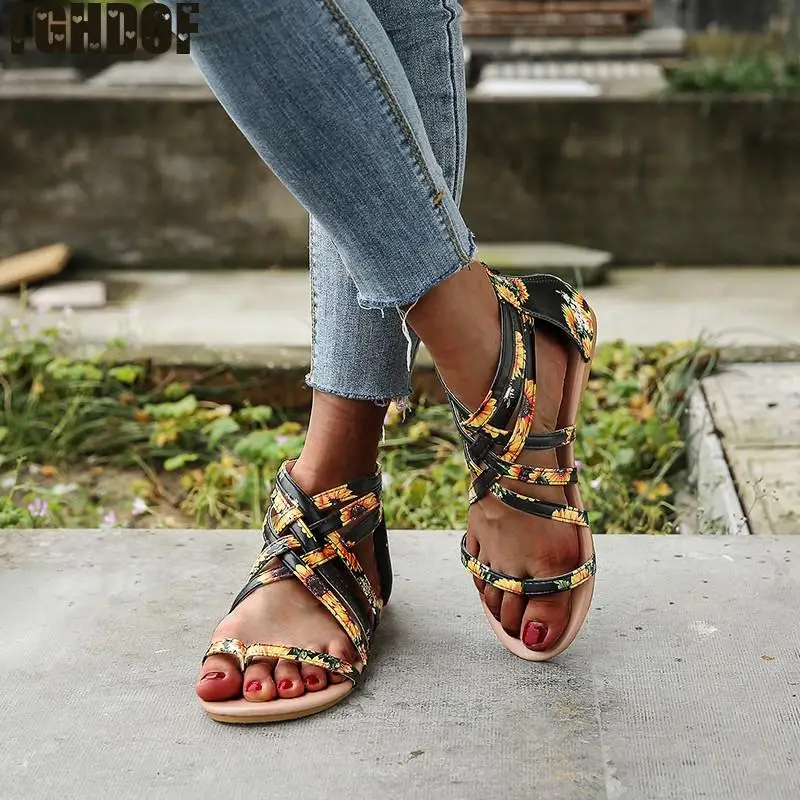 Сандалии на плоской подошве с открытым носком летняя пляжная обувь для женщин