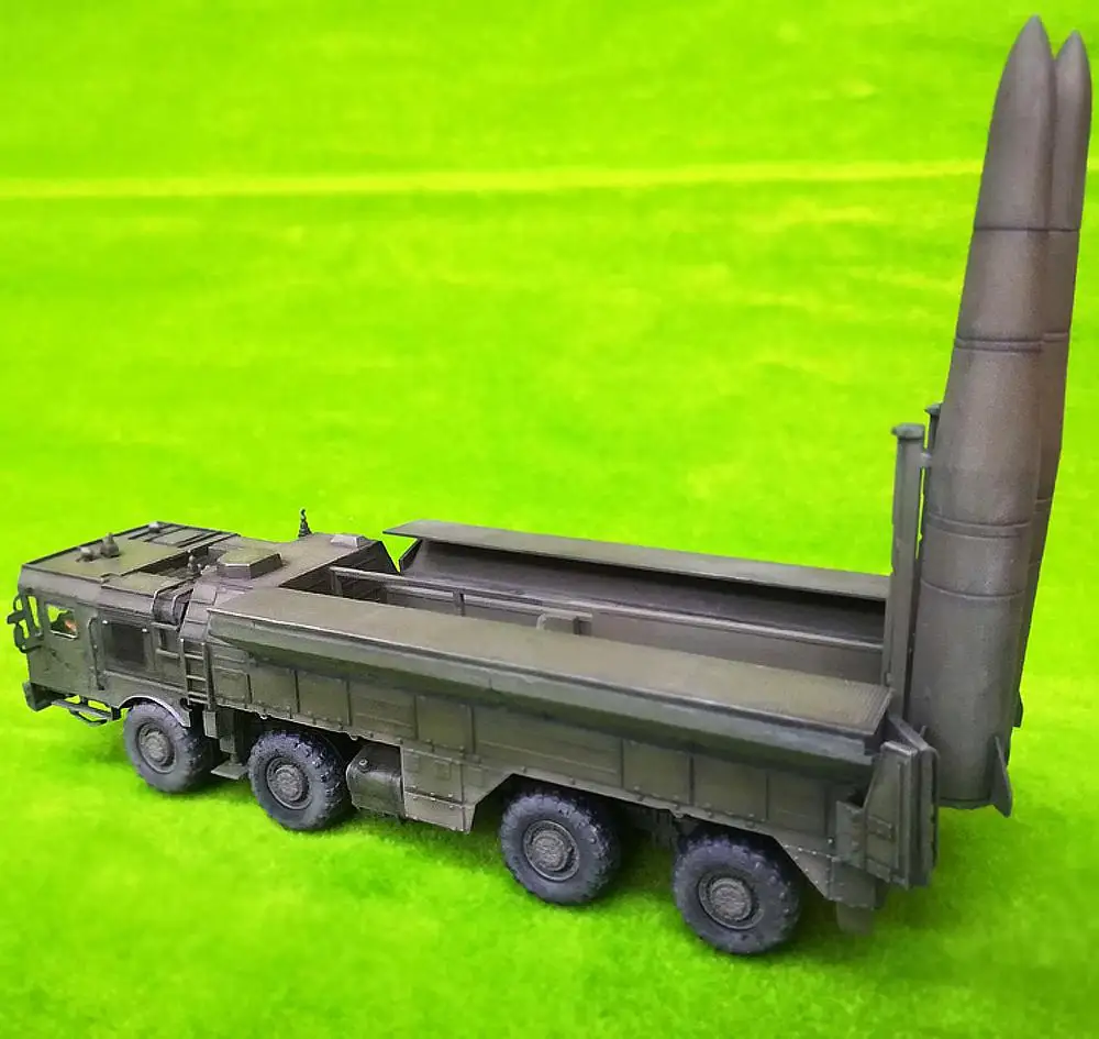 RUSSIAN ISKANDER-M Missile 1/72 tank model finished non diecast MODEL COLLECT |