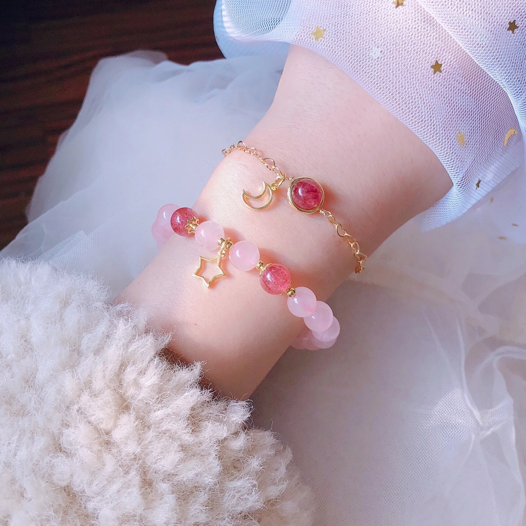 

Браслет женский из натурального камня, лунный камень, розовый кварц, эластичные украшения, серебро 925, позолота 14 карат, подарок