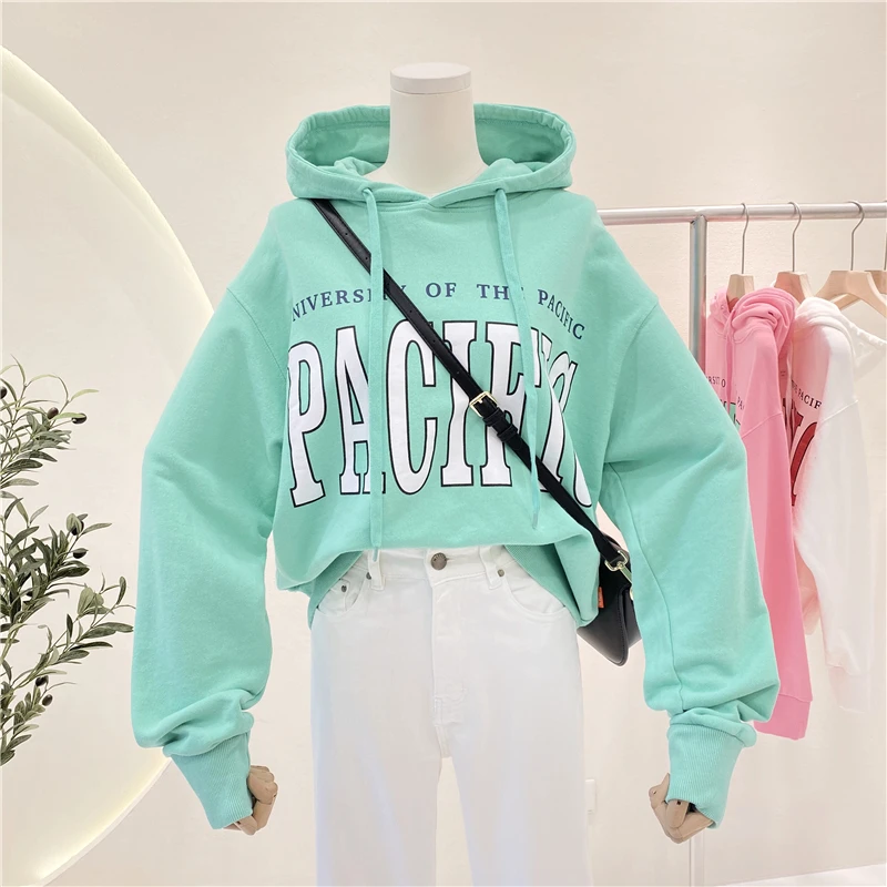 

Hoodies & Sweatshirts