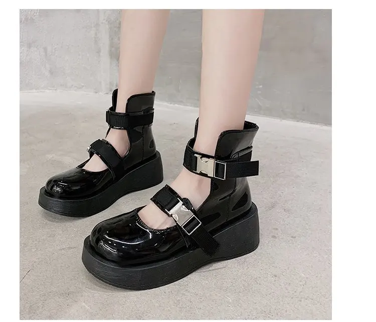 

Hollow-out women's boots 2020 Spring and Autumn new casual platform Martin boots retro personality motorcycle boots