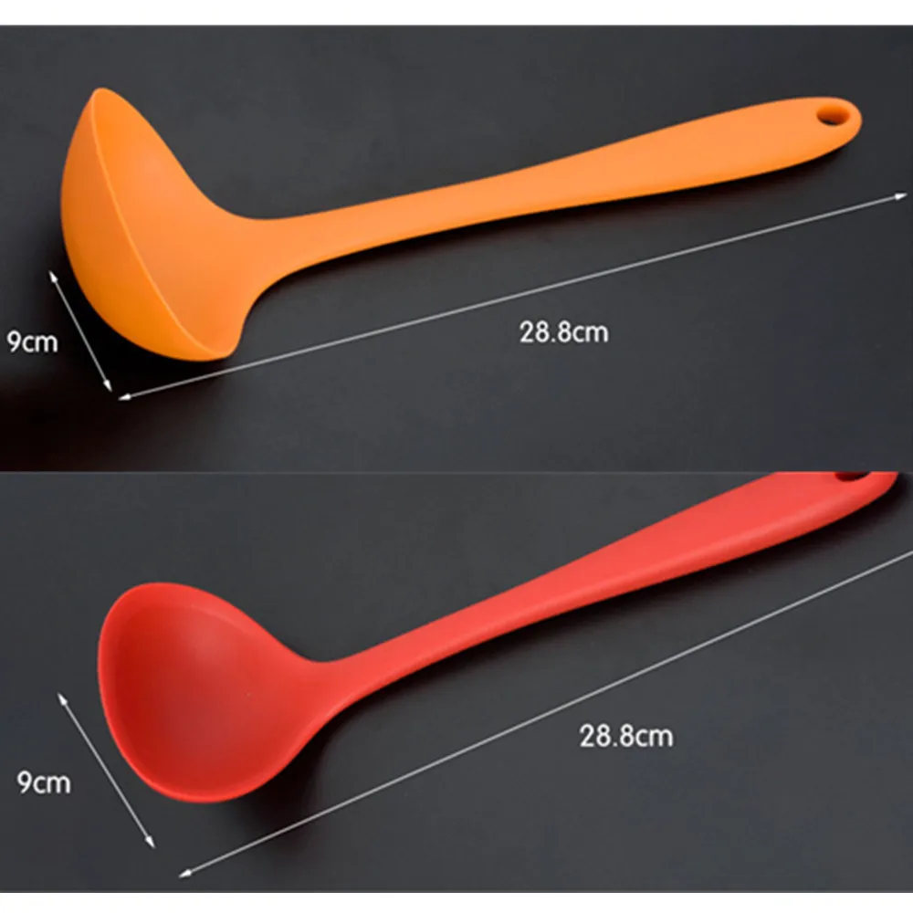 

1pcs Non-stick Silicone Ladle Soup Spoon Curved Handle Heat Resistant Round Scoop With Hygienic Coating Cook Utensils Black Red
