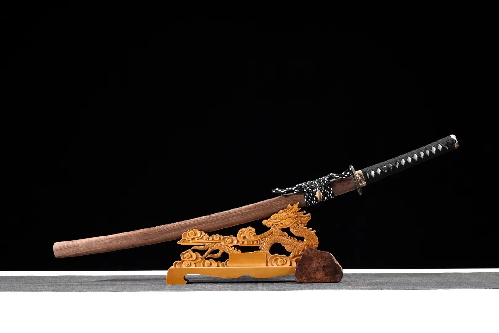 

Clay Tempered Japanese Katana Folded Steel Blade Razor Sharp Real Swords Handmade Full Tang Samurai Swords with Copper Dragonfly