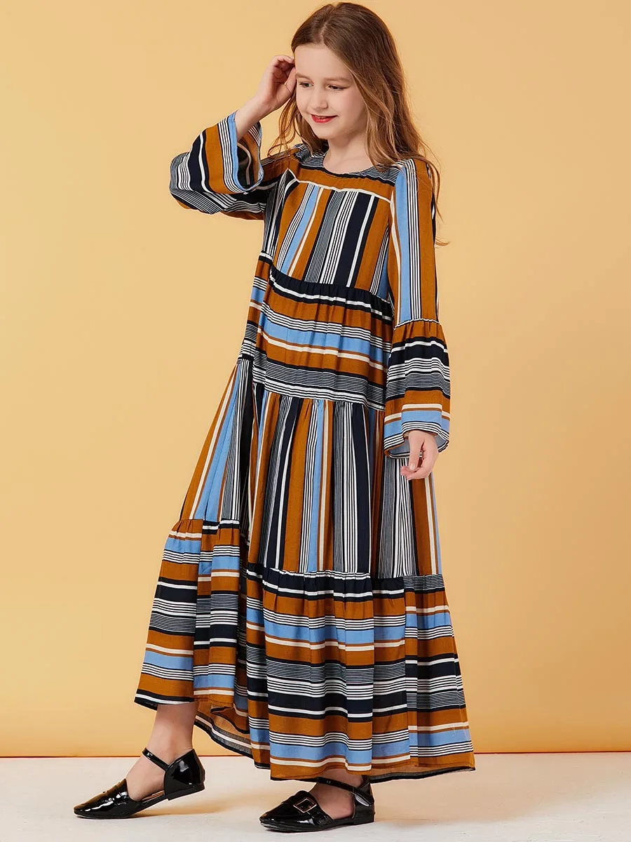 Детское мусульманское платье милое детское в полоску с расклешенными рукавами