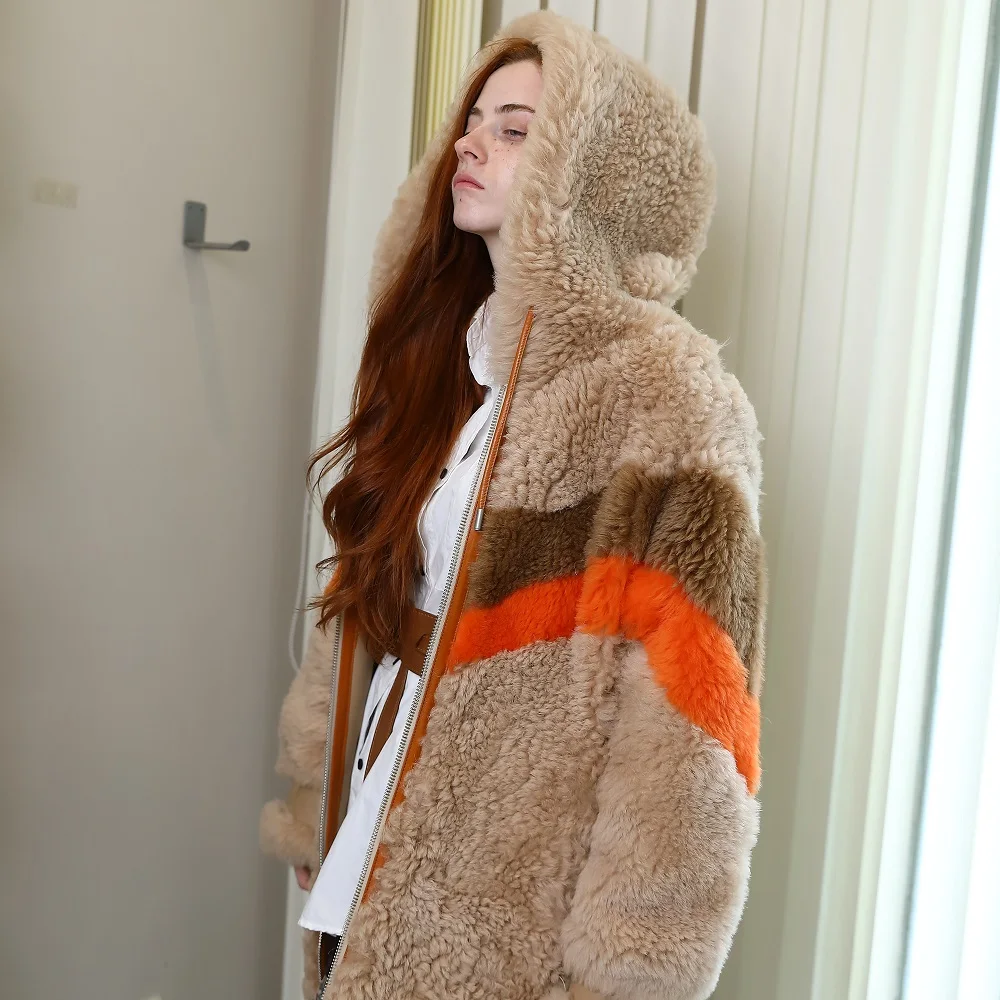 Женская куртка из натуральной кожи с длинным мехом на молнии и капюшоном теплая