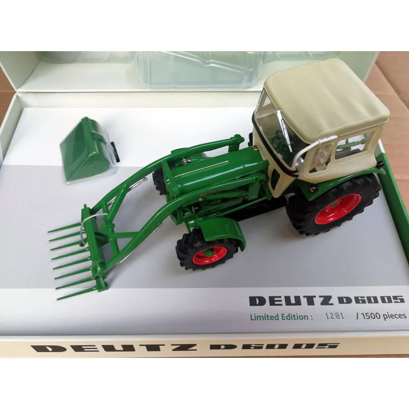 UH6200 1:32 Deutz D6005 фронтальным погрузчиком и игрушка-домик |