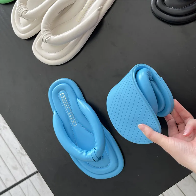 

New Women Slippers Casual Flat Low Luxury Slides Rubber Flip Flops Slipers Female Beach Platform Shoes Designer Hawaiian Sandals