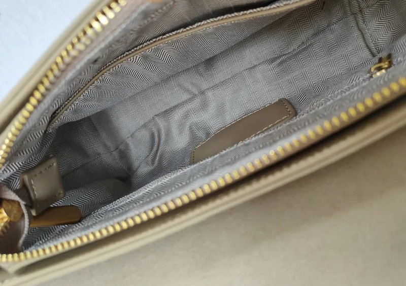 Простая мягкая женская сумка на плечо из воловьей кожи с замком элегантная