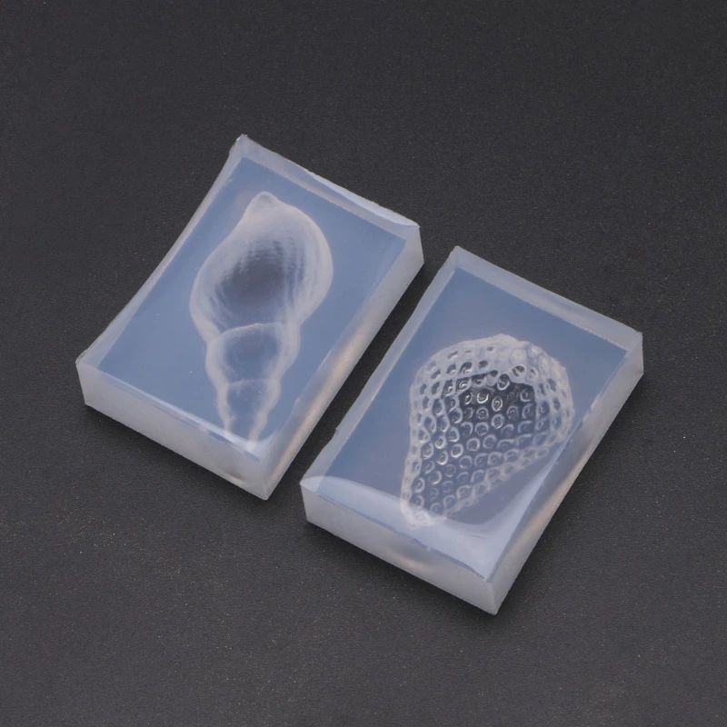 

Handmade 3D Strawberry Conch Resin Casting Mold Strawberry Conch Keychain Pendant Resin Casting Molds Resin Crafts Tools