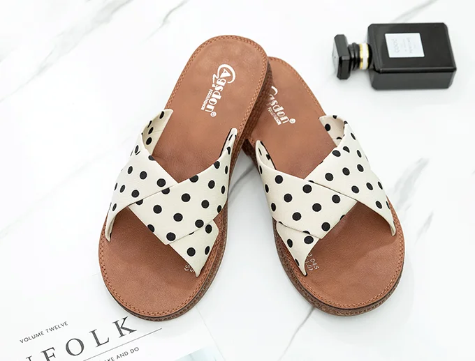 

Summer Slides Cartoon Women Slippers Cute Home Slippers Slip on Slide beach Women Shoes Comfortable Flip Flops