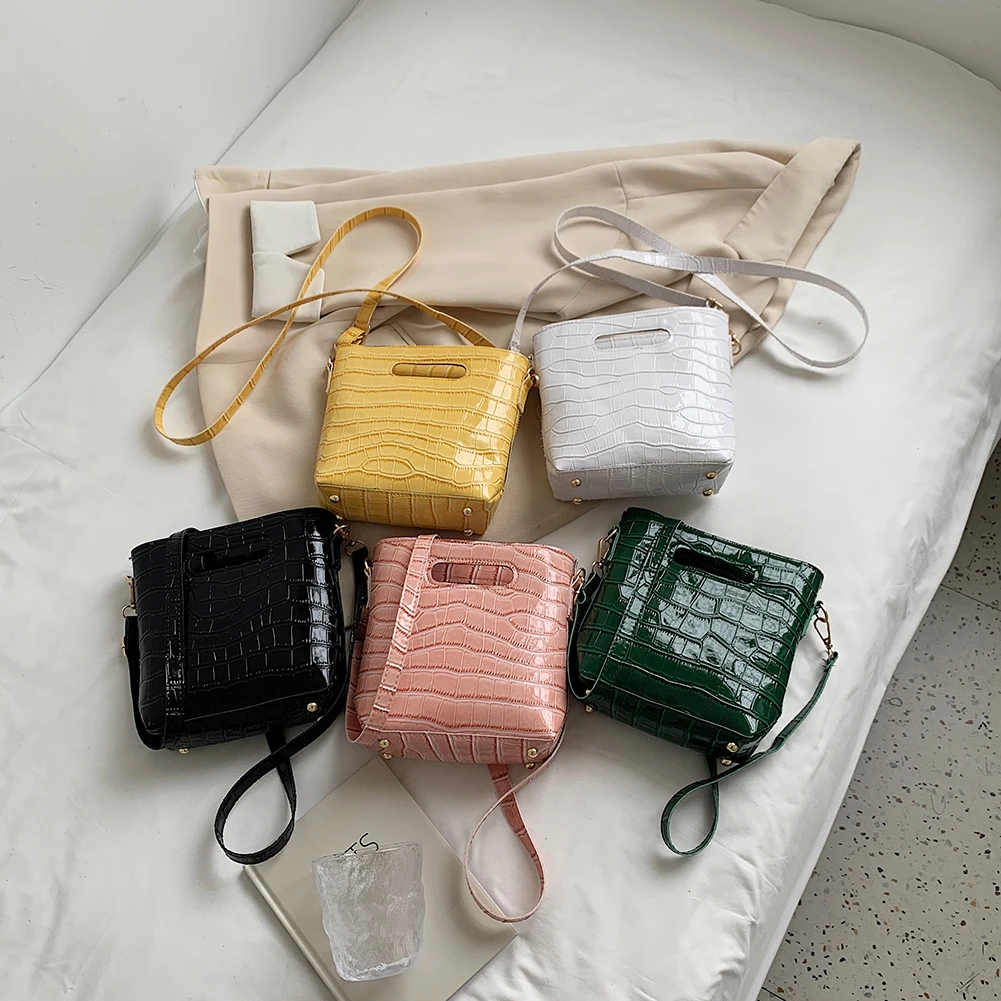 

Сумка-мешок из искусственной кожи с узором под камень для женщин, новинка 2021, модная маленькая сумка-мессенджер на плечо, женские модные рос...