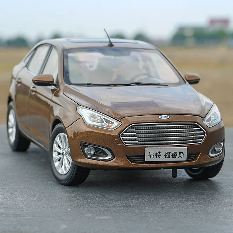 

Оригинальная Подлинная коллективная Игрушечная модель автомобиля для 1:18 Ford ESCORT 2017, коричневый седан, миниатюрный игрушечный автомобиль из сплава