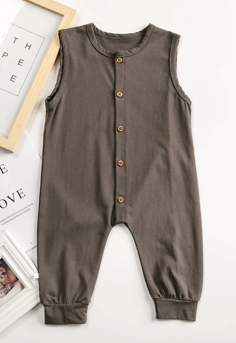 Детский однотонный комбинезон без рукавов |