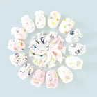 Весенние перчатки для новорожденных 4 пары, носки, хлопковые детские перчатки, милые Мультяшные защитные варежки для лица для младенцев, подарок для детей