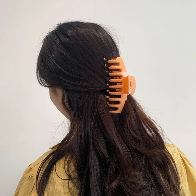 

Women's Hair Clips Hard Plastic Plate Hair Grab Clips Large Transparent Clips Elegant Hair Clips Crab-shaped Hair Accessories