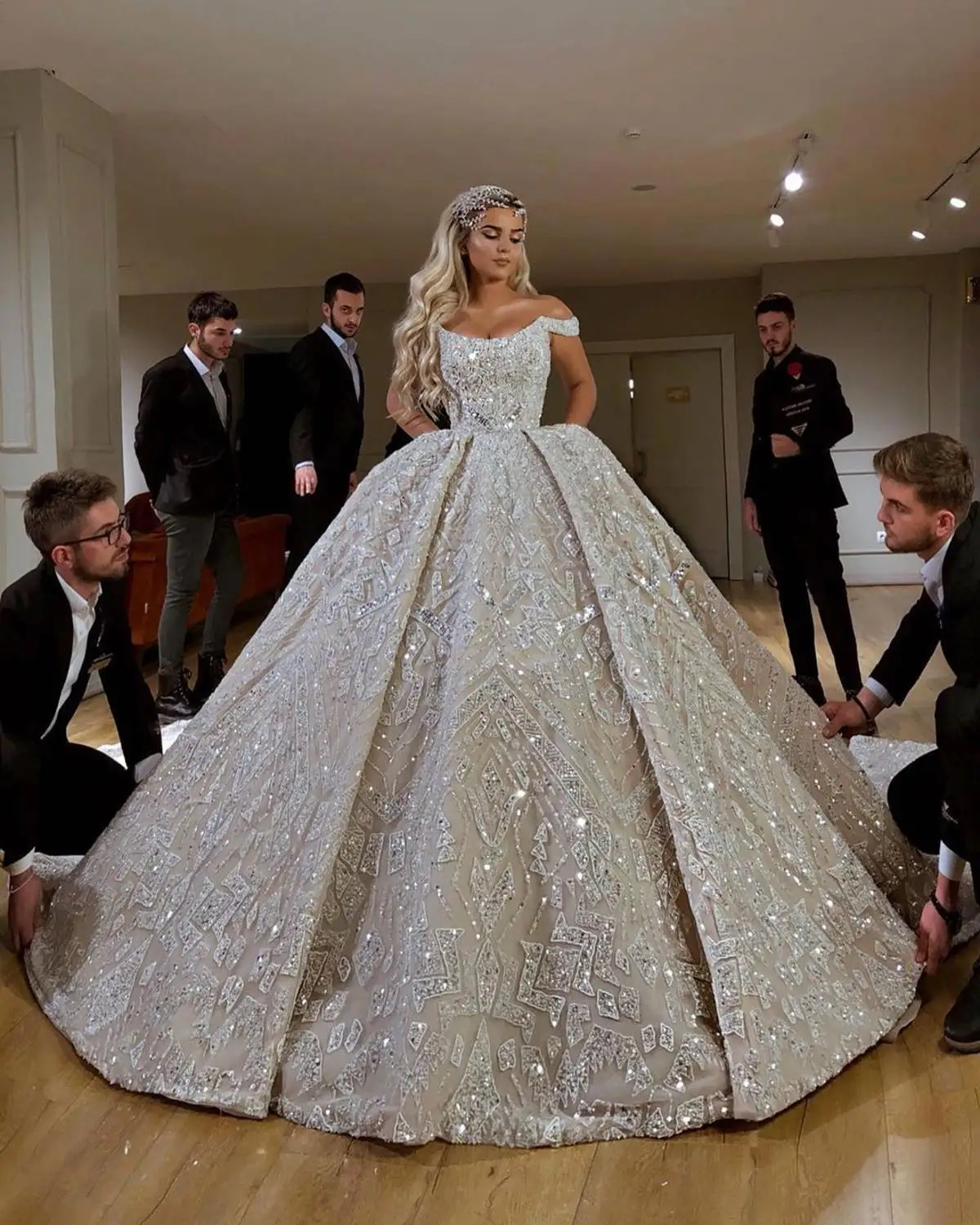 Роскошное бальное платье с бисером Robe De Mariee свадебное в Дубае глубоким вырезом и