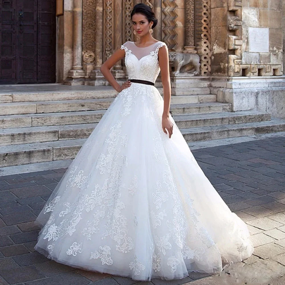 

Scoop Ball Gowns White Lace Applique Wedding Dresses with Black Sashes Backless Bridal Gowns vestidos de noiva