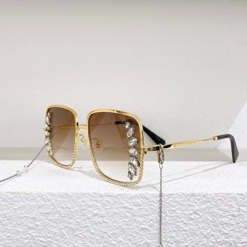 

Classic Square Large Lenses Gradient Color Women's Gold Sunglasses OMU88US Diamond Inlaid Fashion Glasses