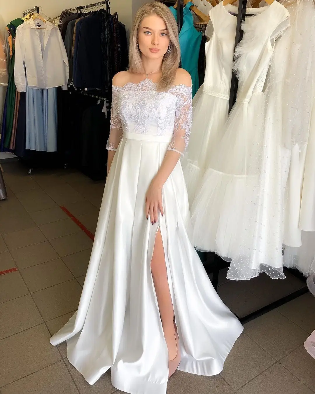 

2021 Latest Deaign Wedding Dresses Strapless Off Shoulder Backless Illusion Pleated tulle A-line Puff Sleeve A-line Bridal Gown
