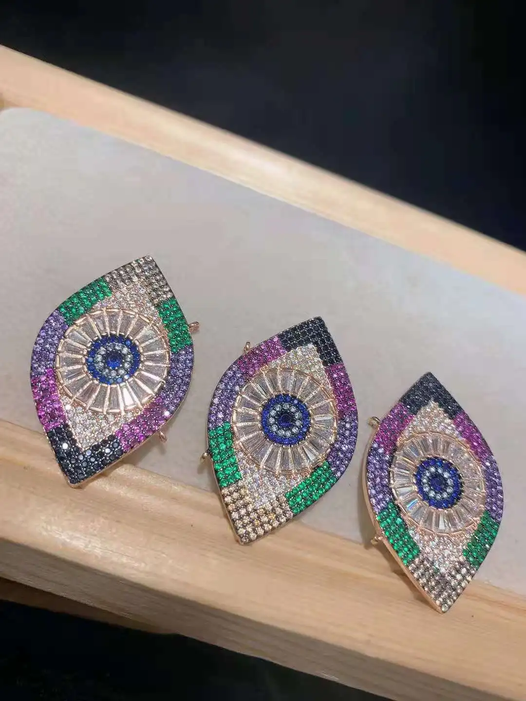 

Women's fashion Multicolored cubic zircon Micro Pave Eye Oval shape pendant