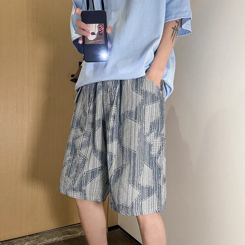 

Тонкие джинсовые шорты для мужчин, модные штаны из денима с принтом, пляжные шорты свободного покроя, мужские короткие джинсы до колена, лет...