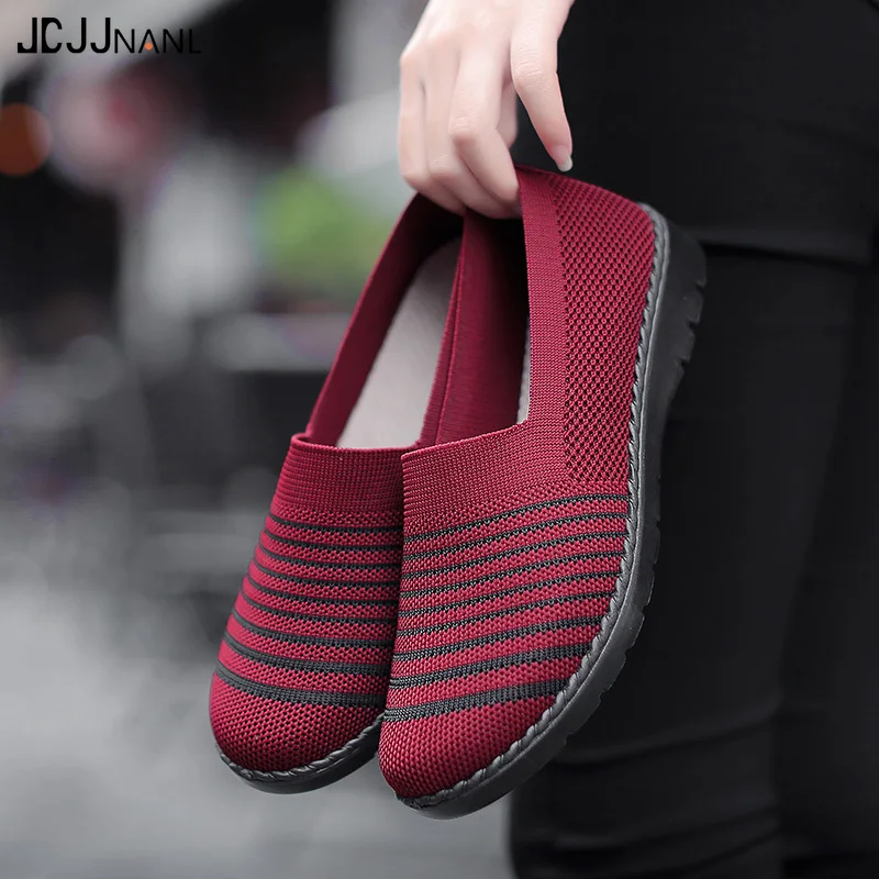 Недорогие дышащие женские кроссовки Уличная обувь для бега нескользящая уличная