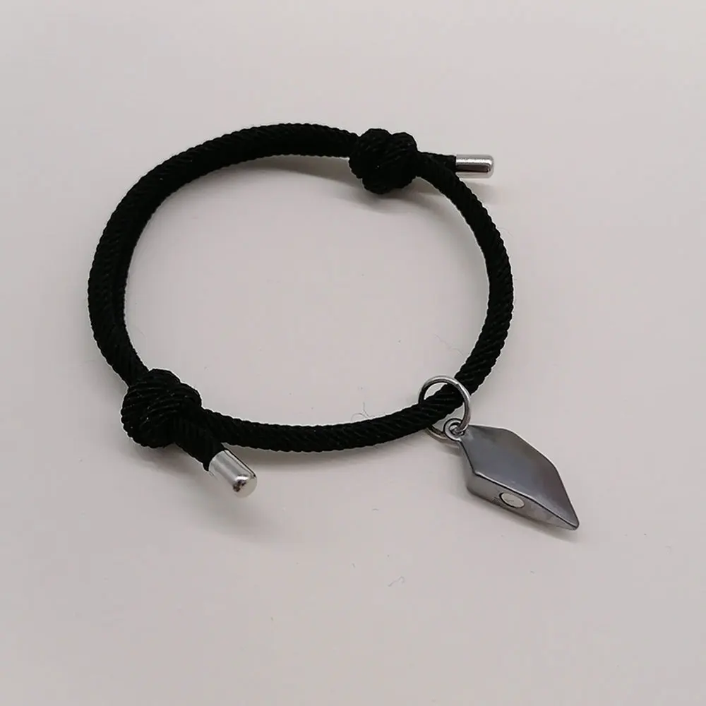 

2Pcs Lovers Heart Pendant Couple Strong Magnetic Distance Heart Necklace Bracelet